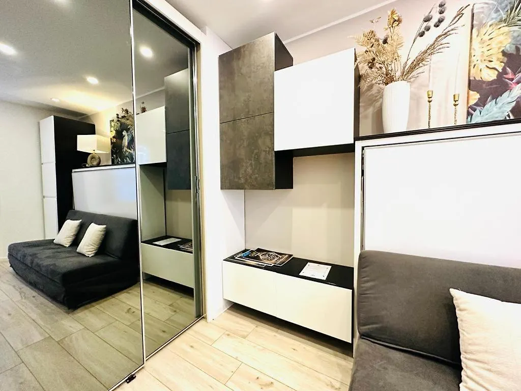 Apartment Comecasa Studio Panfilo Milan Italy